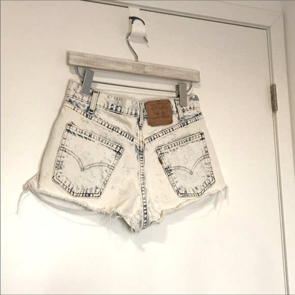 ‼️SOLD‼️ Vintage Levi’s Denim Shorts - Picture 3 of 6